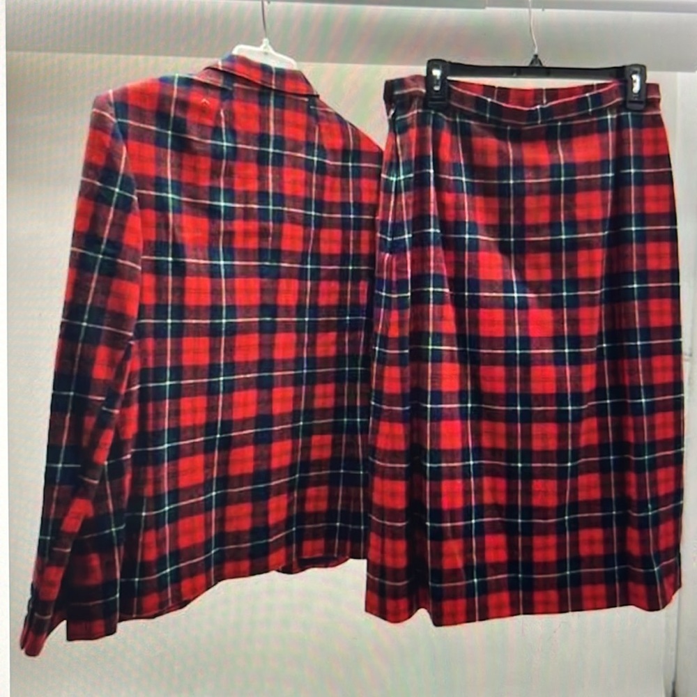 Size 14 vintage Pendleton blazer skirt set - Picture 2 of 3